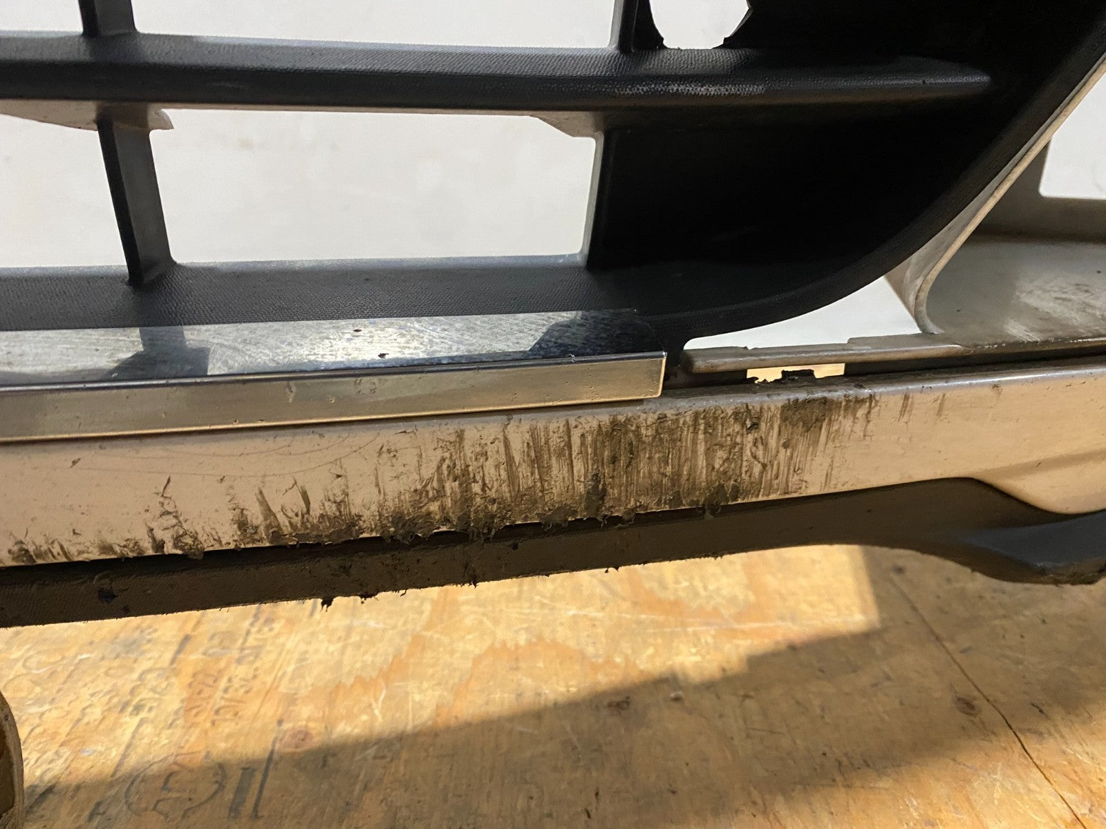 2010 to 2012 Lincoln MKT Front Bumper Cover R17536