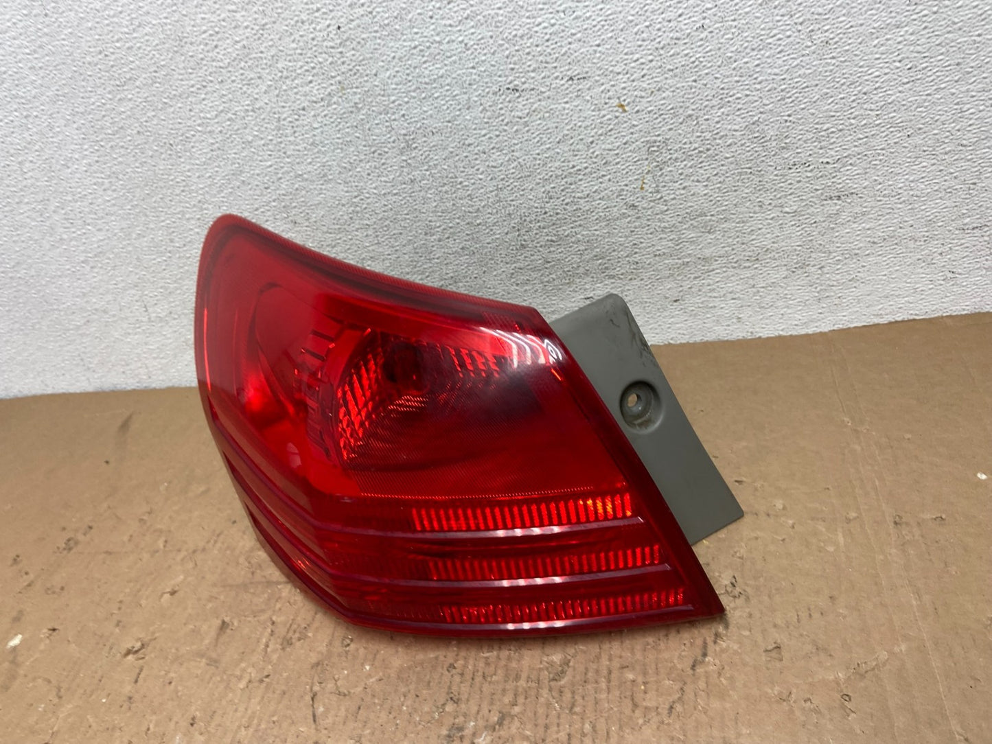 2008 to 2015 Nissan Rogue Left Driver Lh Side Tail Light AD8238 DW1