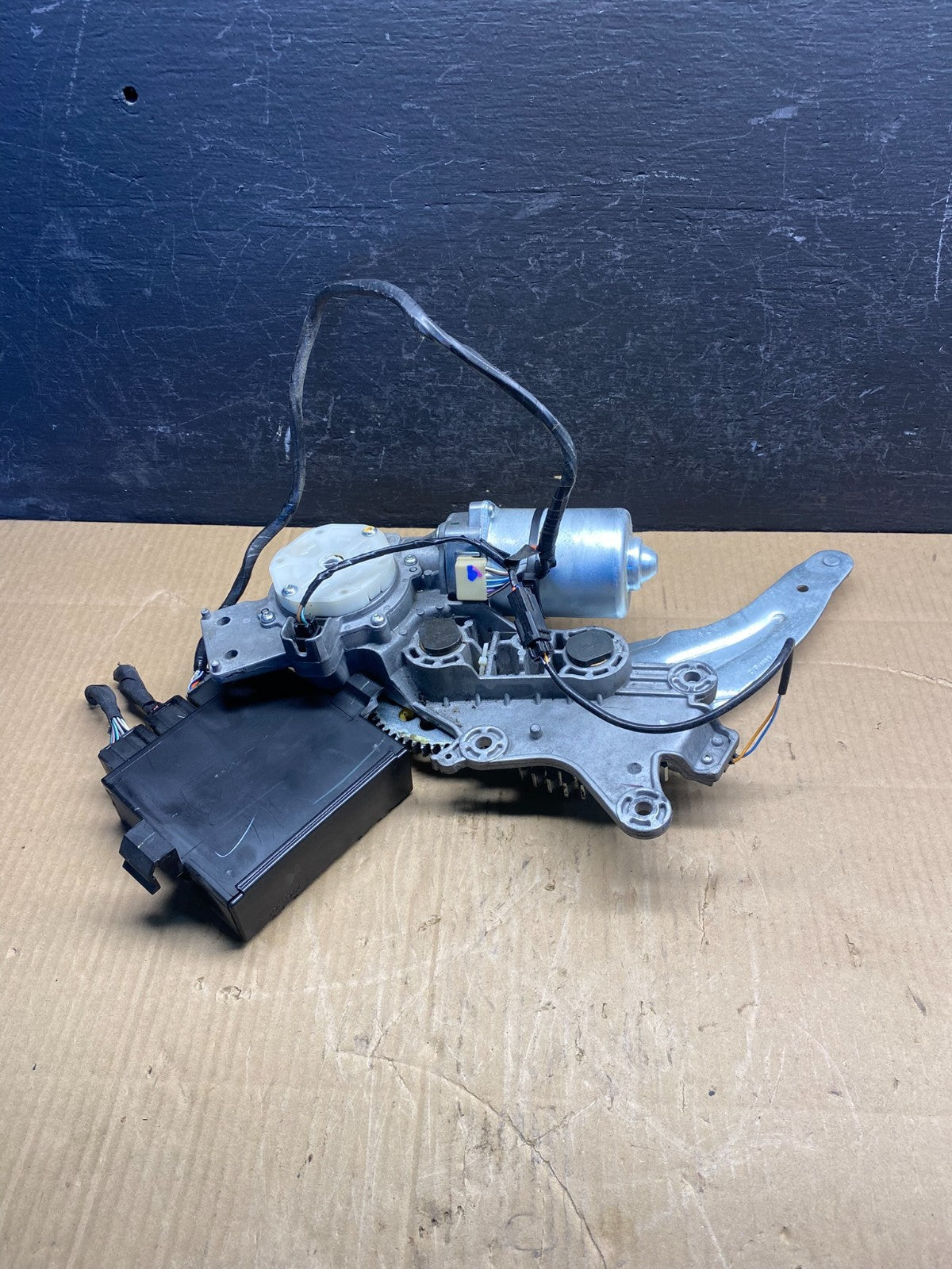 2009-2012 GMC Acadia Power Motor Liftgate Tailgate Control Module AD4910 DG0