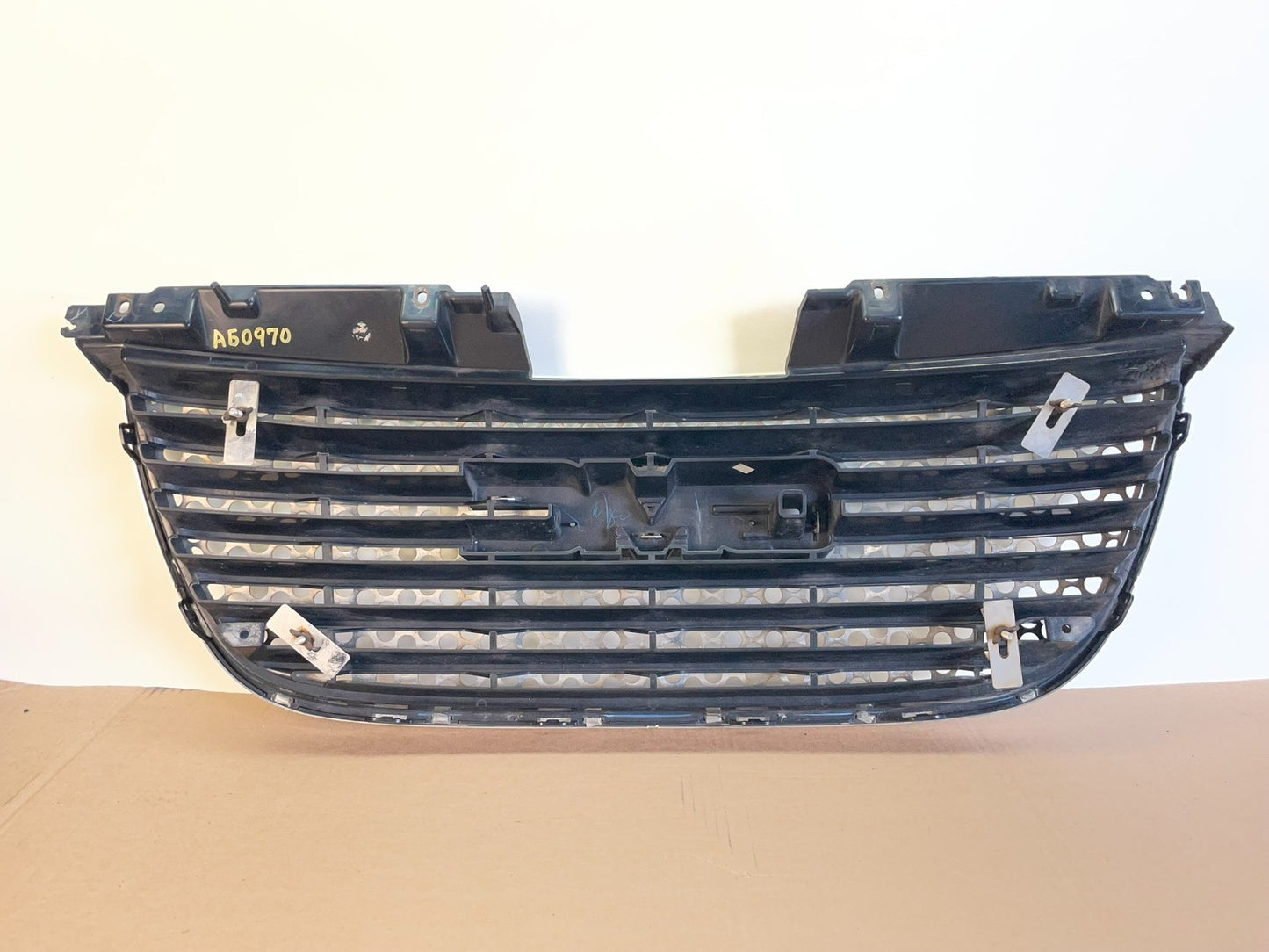 2007 to 2014 GMC Yukon Front Upper Grille Grill AG0970 DG3