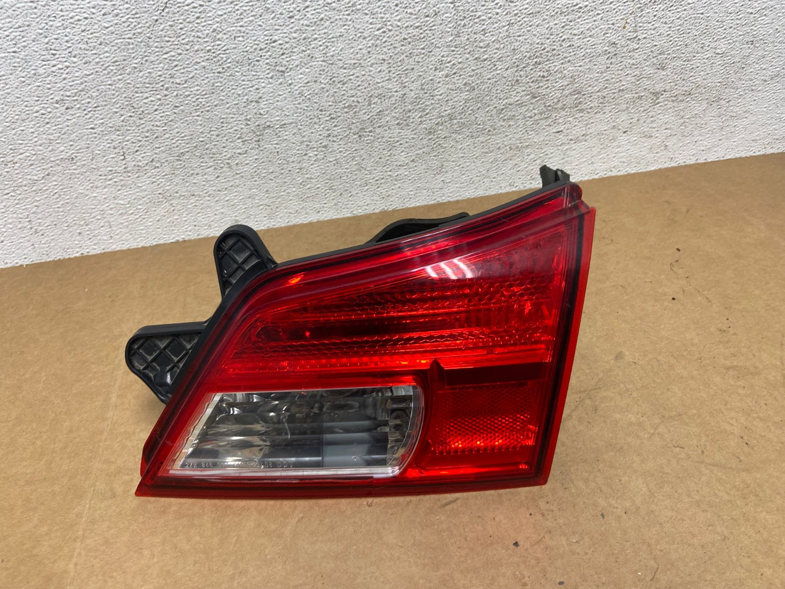 2010 - 2014 Subaru Outback Right Passenger RH Inner Tail Light AE3012 LK0