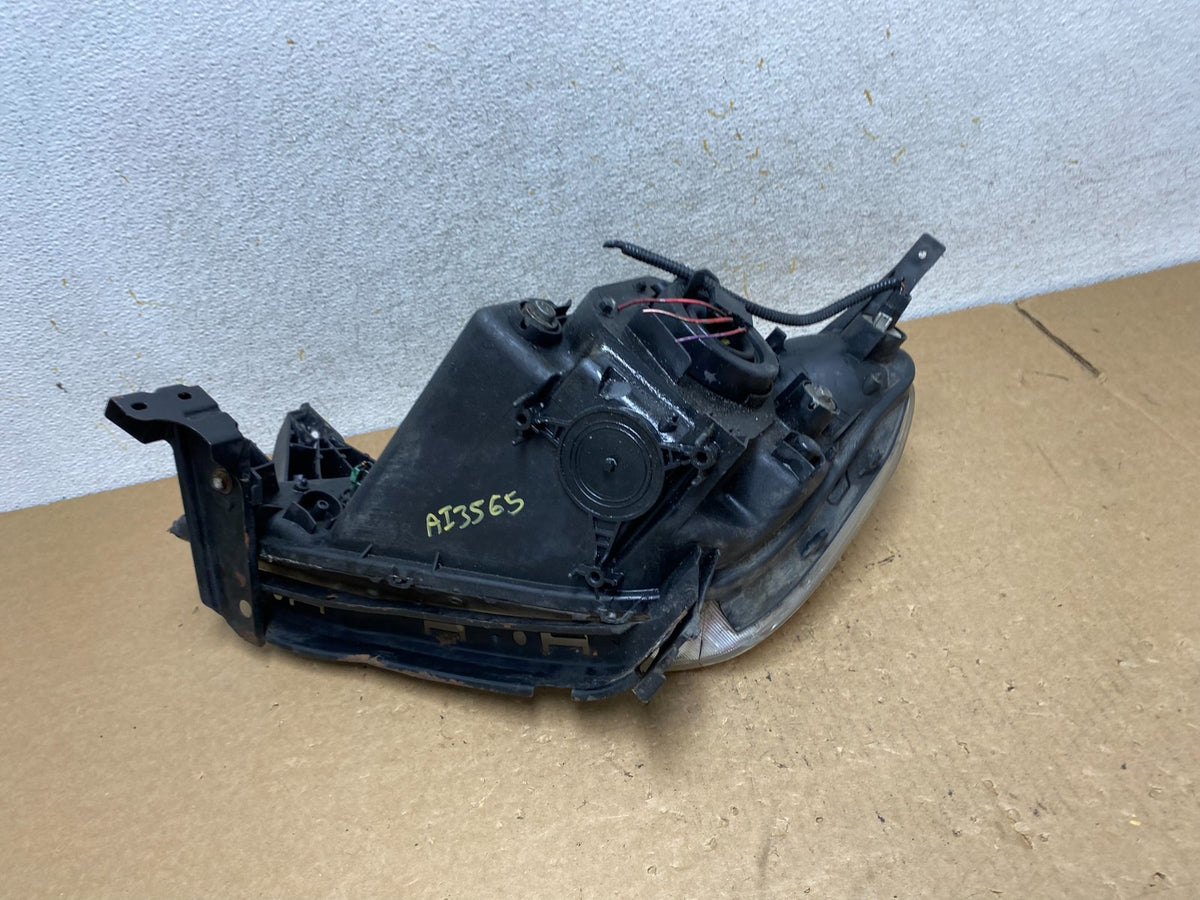 2002 to 2004 Honda CRV CR-V Right Passenger RH Halogen Headlight AI3565 DW8