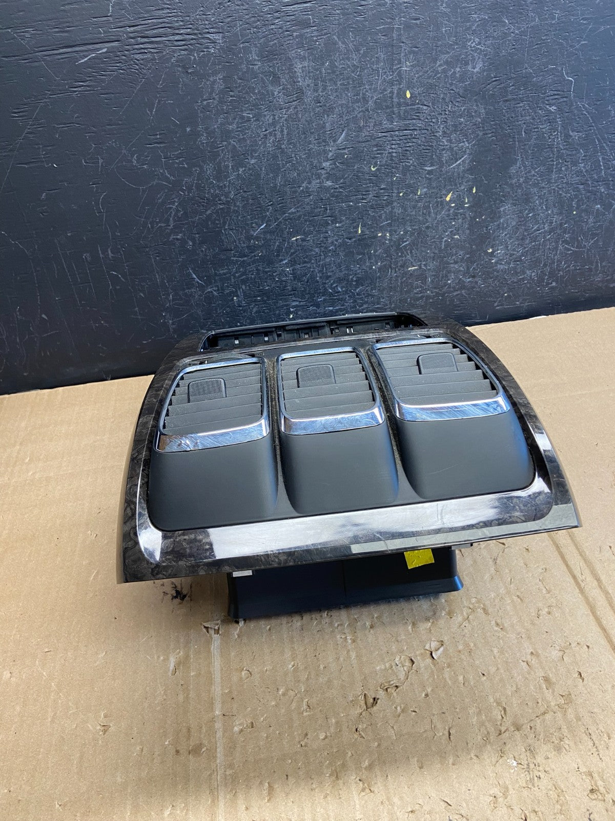 2007 - 2012 GMC Acadia A/C Heater Climate Control Radio Panel Bezel OE ae1859 DG3