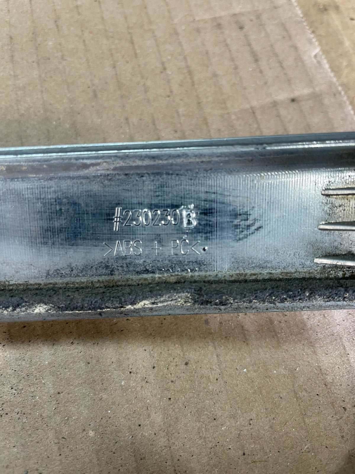 2011 to 2014 Ford Explorer Rear Tailgate Gate Trim Molding With Camera AC1966 DG5