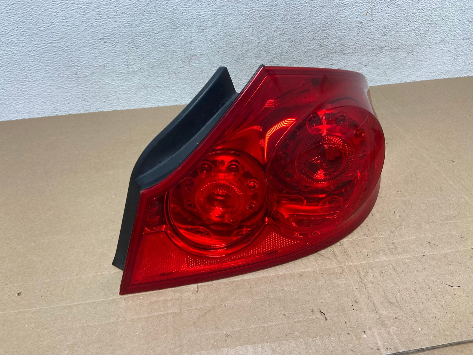 2007 to 2013 Infiniti G35 G37 Sedan Right Passenger Rh Tail Light AE5001 LK2