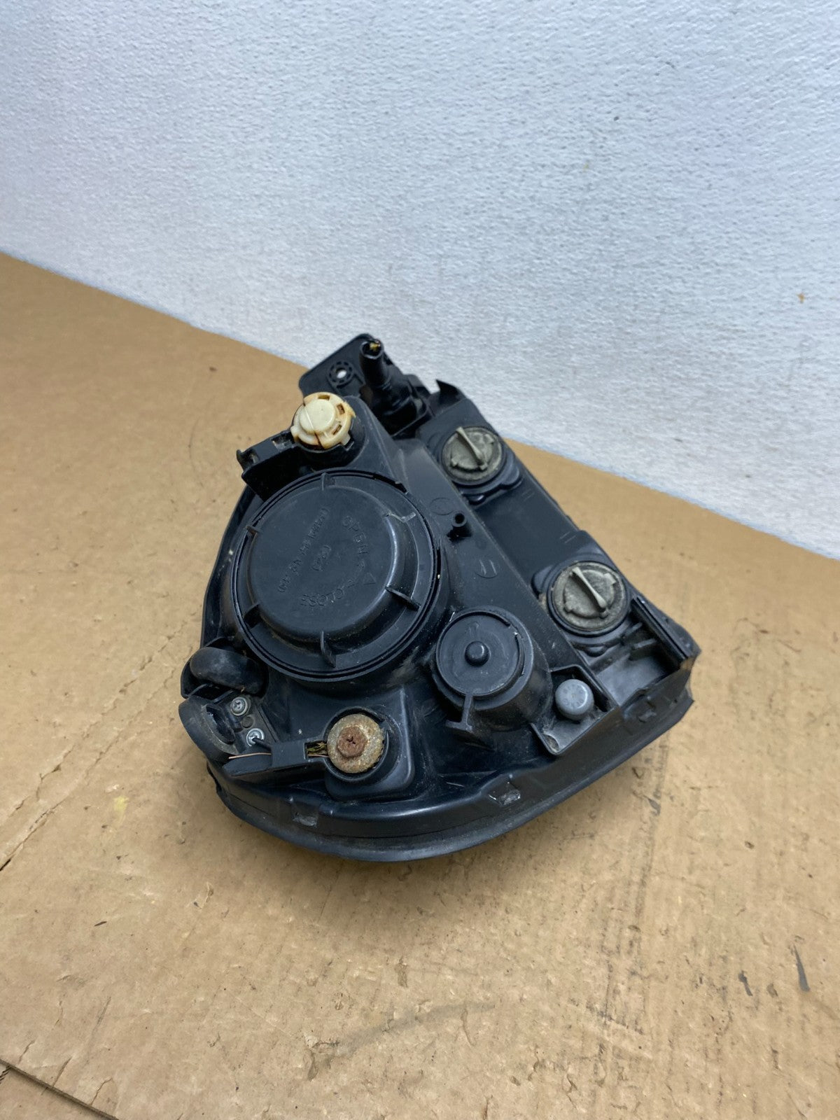 2005 to 2008 Hyundai Tucson Left Driver LH Side Headlight AD0533 DW10