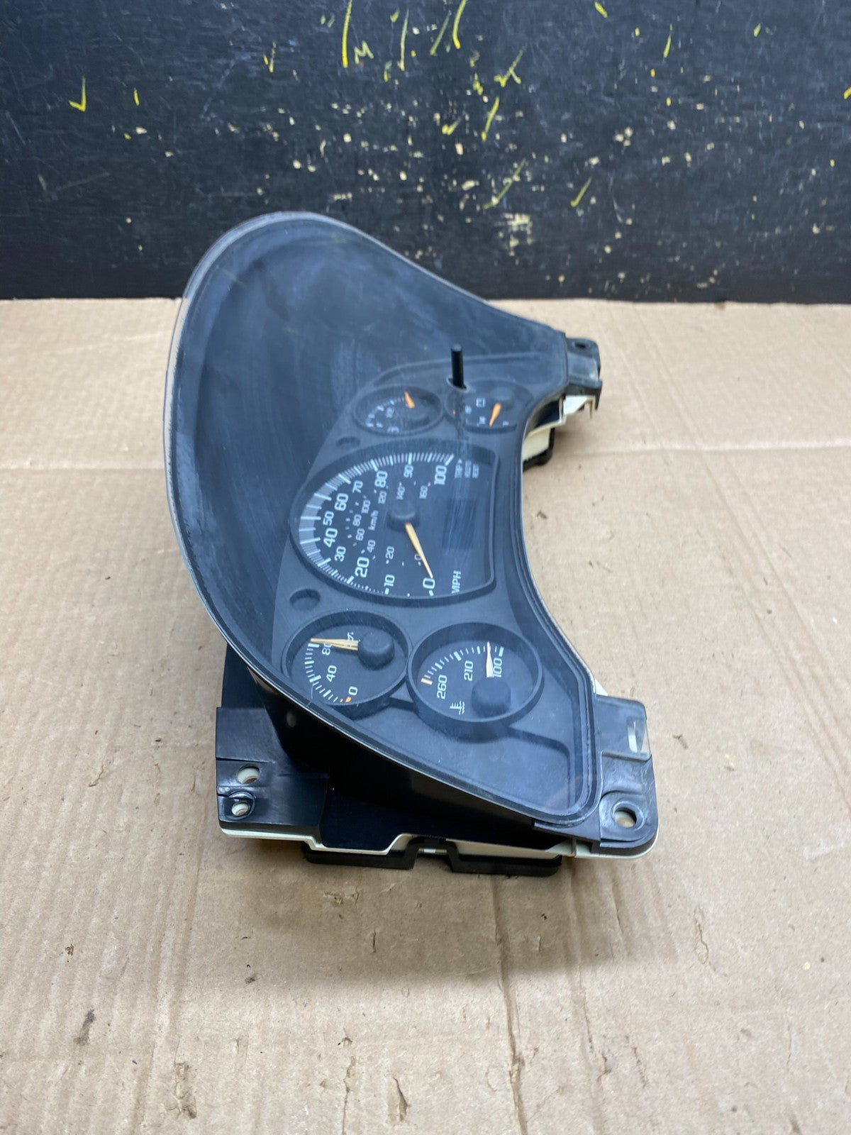 2004 to 2007 Chevrolet Express Speedometer Cluster Gauge OEM AA4665 DG1