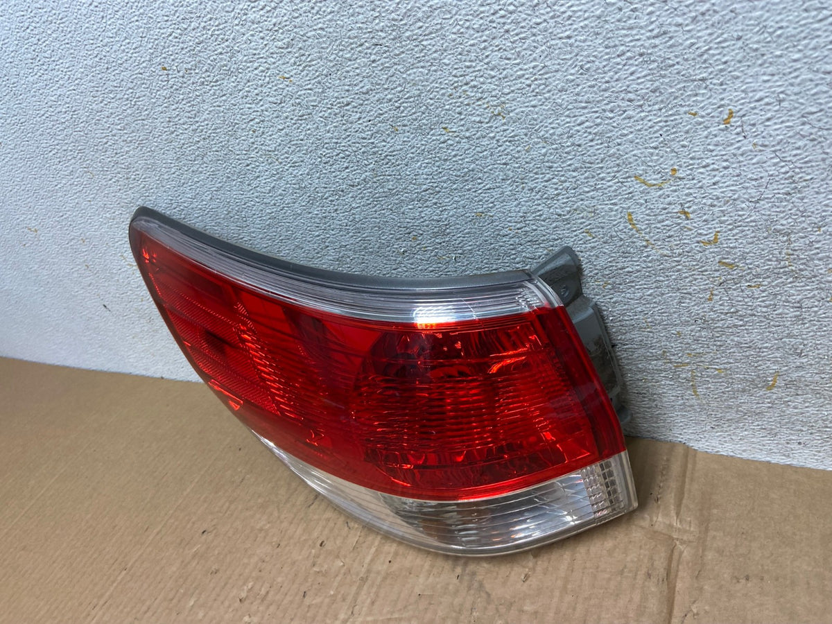 2013 to 2016 Nissan Pathfinder Left Driver Lh Side Tail light AI5883 LK1
