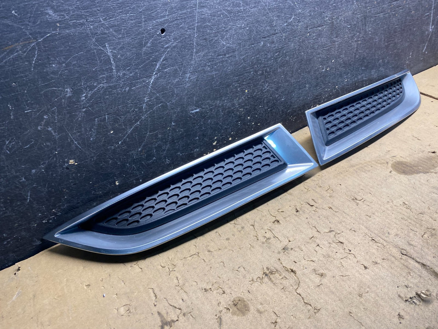 2013 2014 2015 GMC Acadia Front Left+Right Set Grille Bezel Bumper Oem X0381 DG1