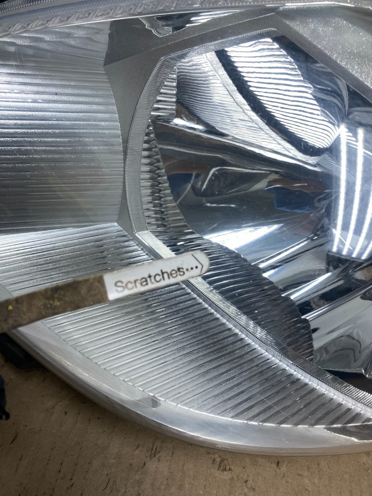 2008 to 2012 Nissan Versa Headlight Halogen Left Driver Lh Side AF3187 DW3