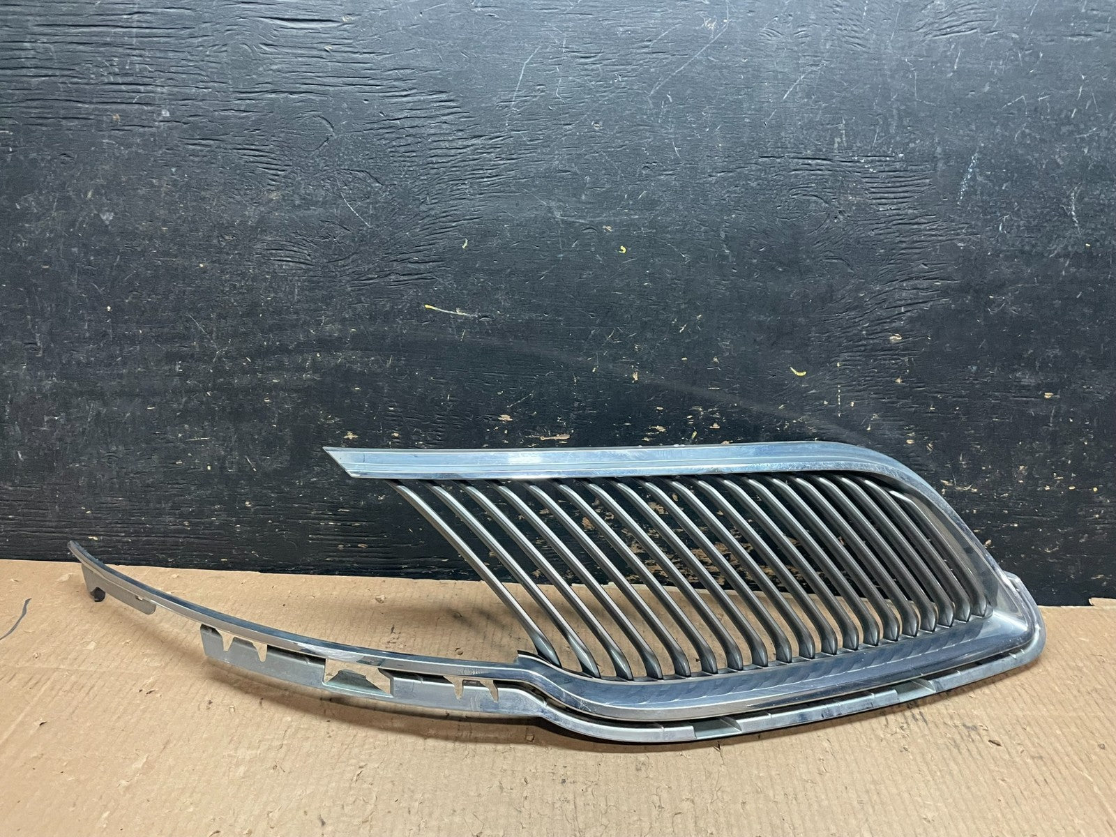 2013 to 2016 Lincoln MKT Right Passenger Side Grille Grill OEM Y6451 DG0