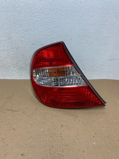 2002 2003 2004 Toyota Camry Left Driver LH Side Tail Light AD6510 DW0