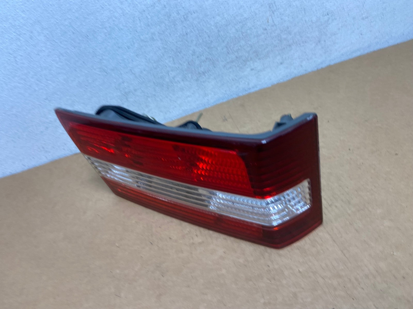 2000 2001 Lexus ES300 Inner Left Driver LH Side Tail Light AD4489 LK1