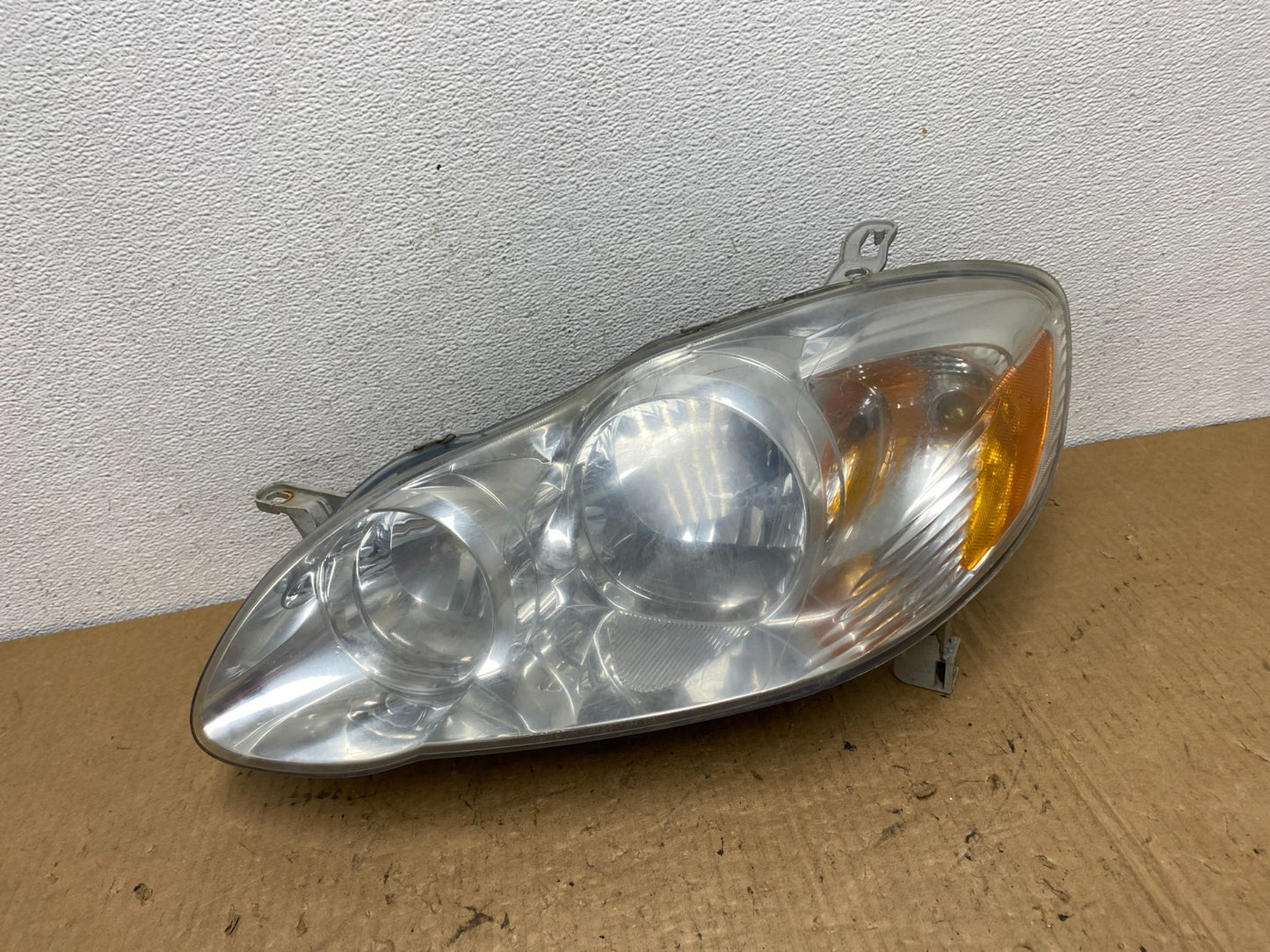 2005 to 2008 Toyota Corolla Left Driver LH Side Headlight AC8173 DW0