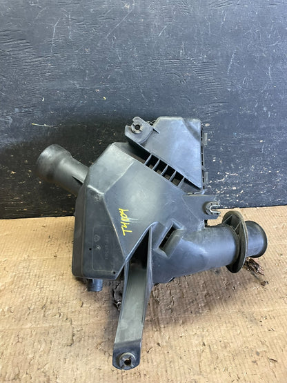2007 Hummer H3 Air Intake Cleaner Filter Housing Box OEM Y6364 DG5