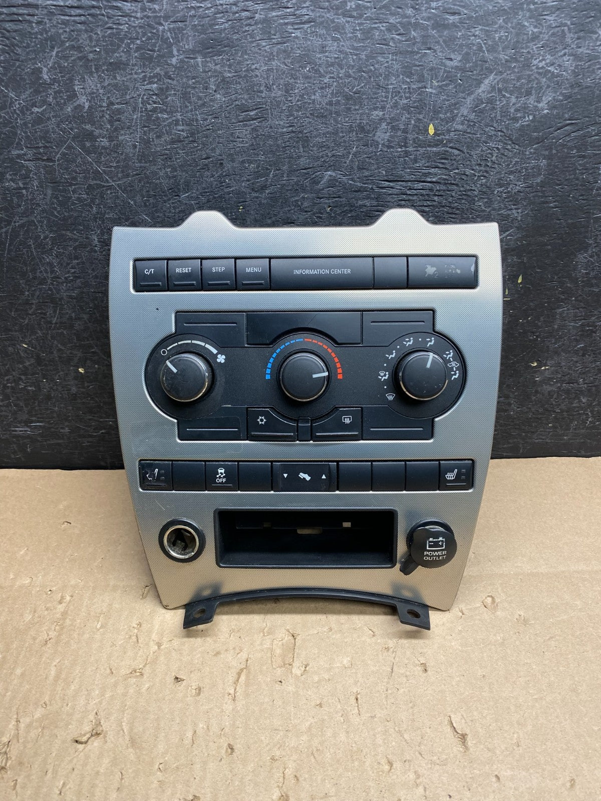 2005 2006 2007 Jeep Commander Grand Cherokee A/C Climate Control Bezel aj1351 DG0