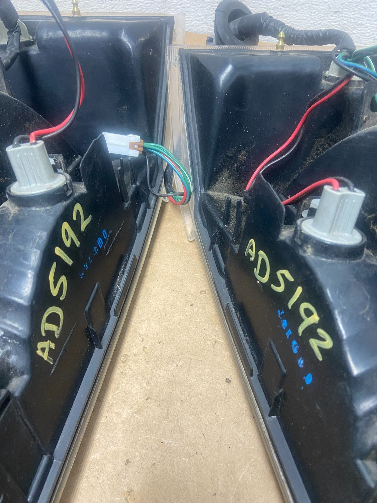 2004 2005 2006 Mitsubishi Galant GTS Left+Right Set Tail Lights AD5192 DG15