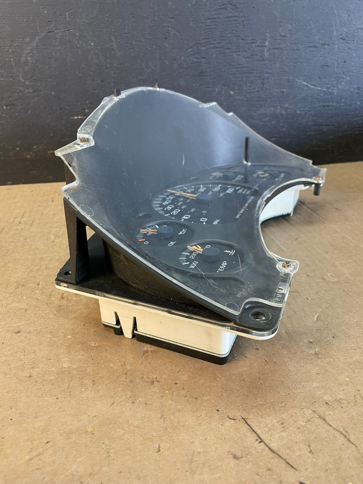 2001 to 2002 Chevrolet Express Speedometer Cluster Gauge AD0383 DG1