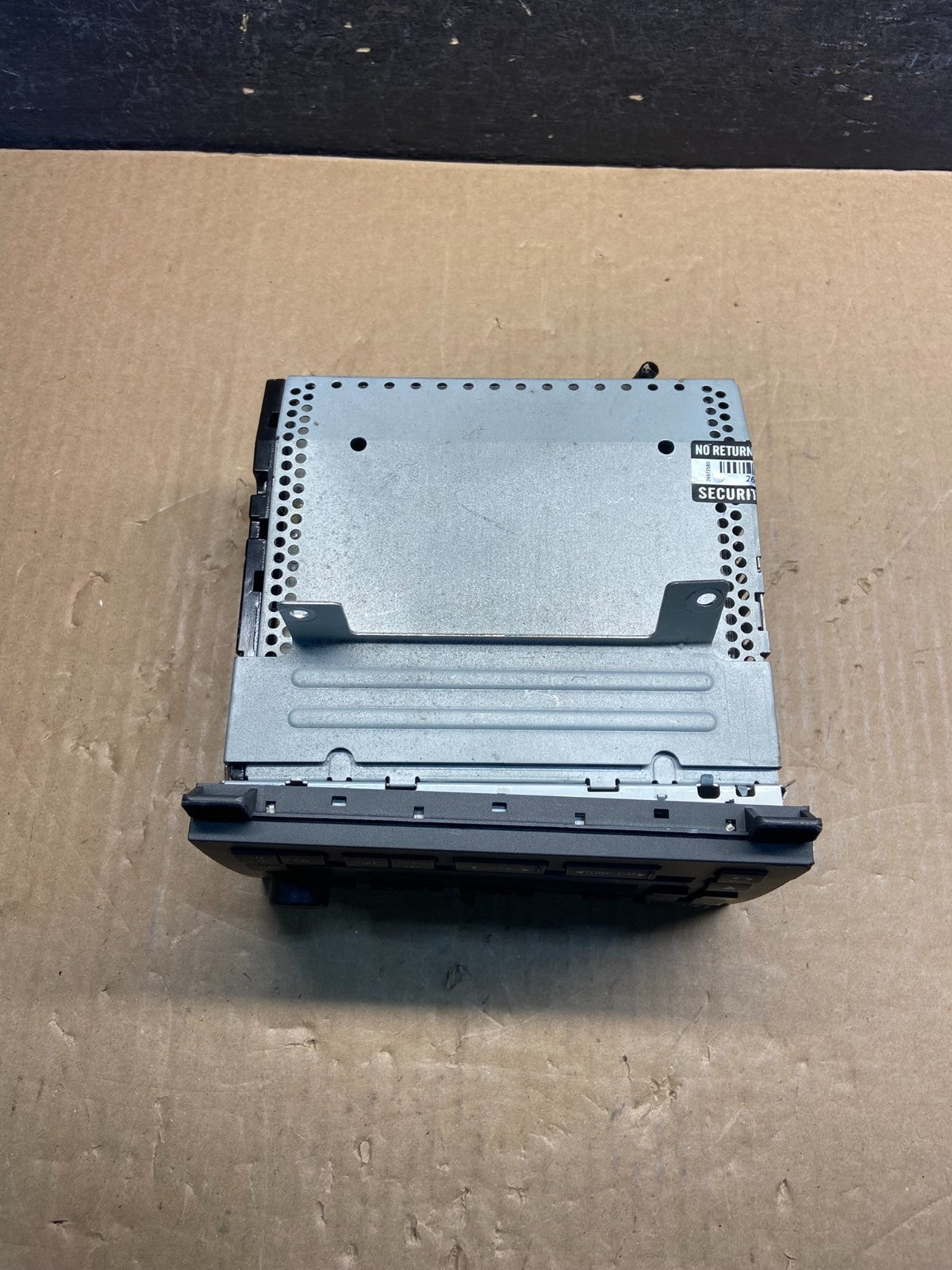 2006 - 2011 Lincoln Town Car AM/FM Radio CD Player AF9409 DW4