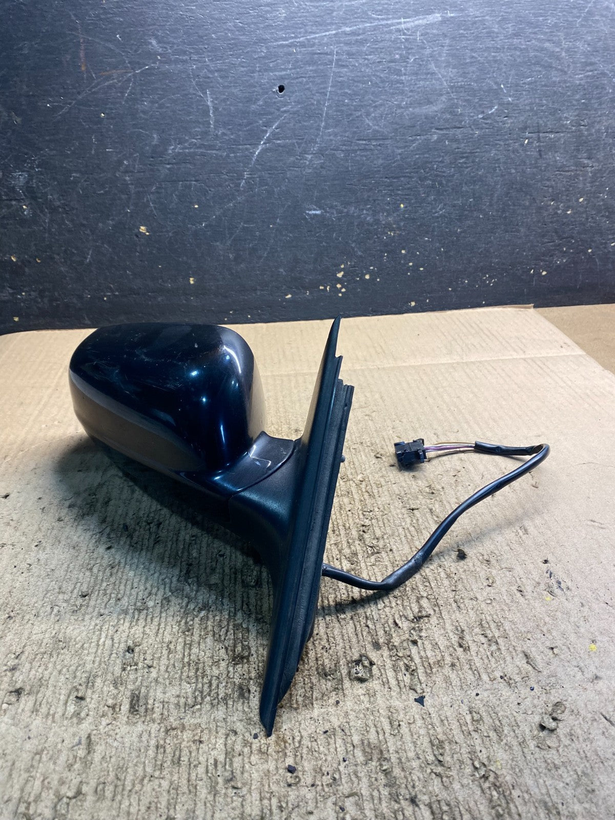 2001-2005 Volkswagen Passat Right Passenger  View Door Mirror z2496DG0