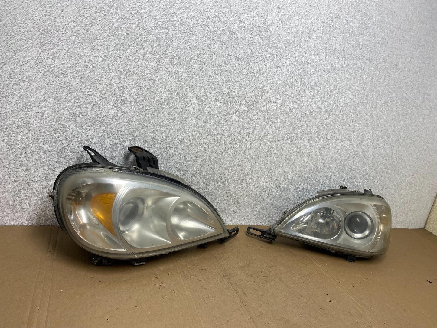 2002 - 2005 Mercedes ML ML350 ML500 Left+Right Side Halogen Headlights AC5785 DW2