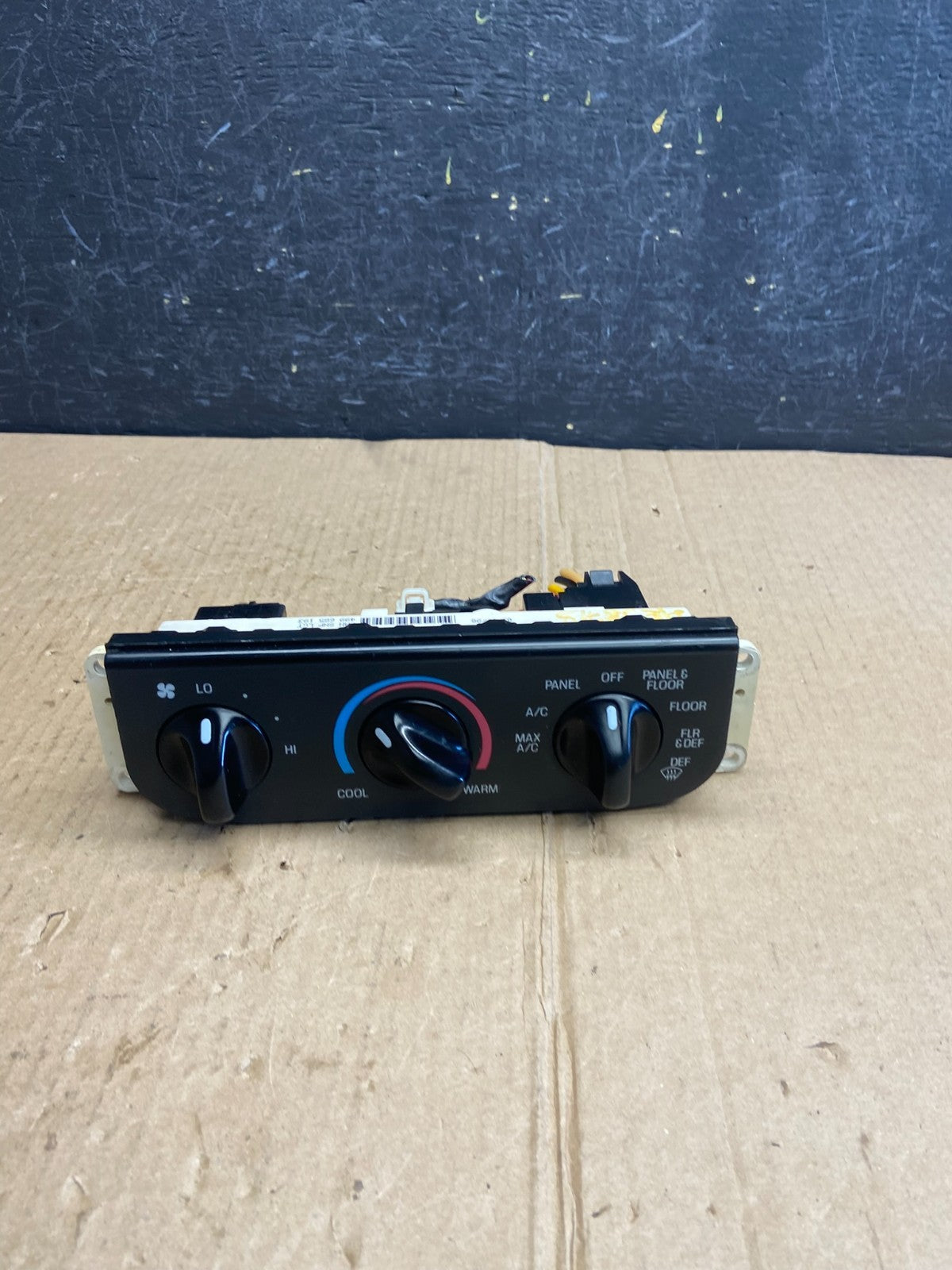 1997 to 2004 Ford F150 F250 Expedition Heater A/C Climate Control AE3873 DG0