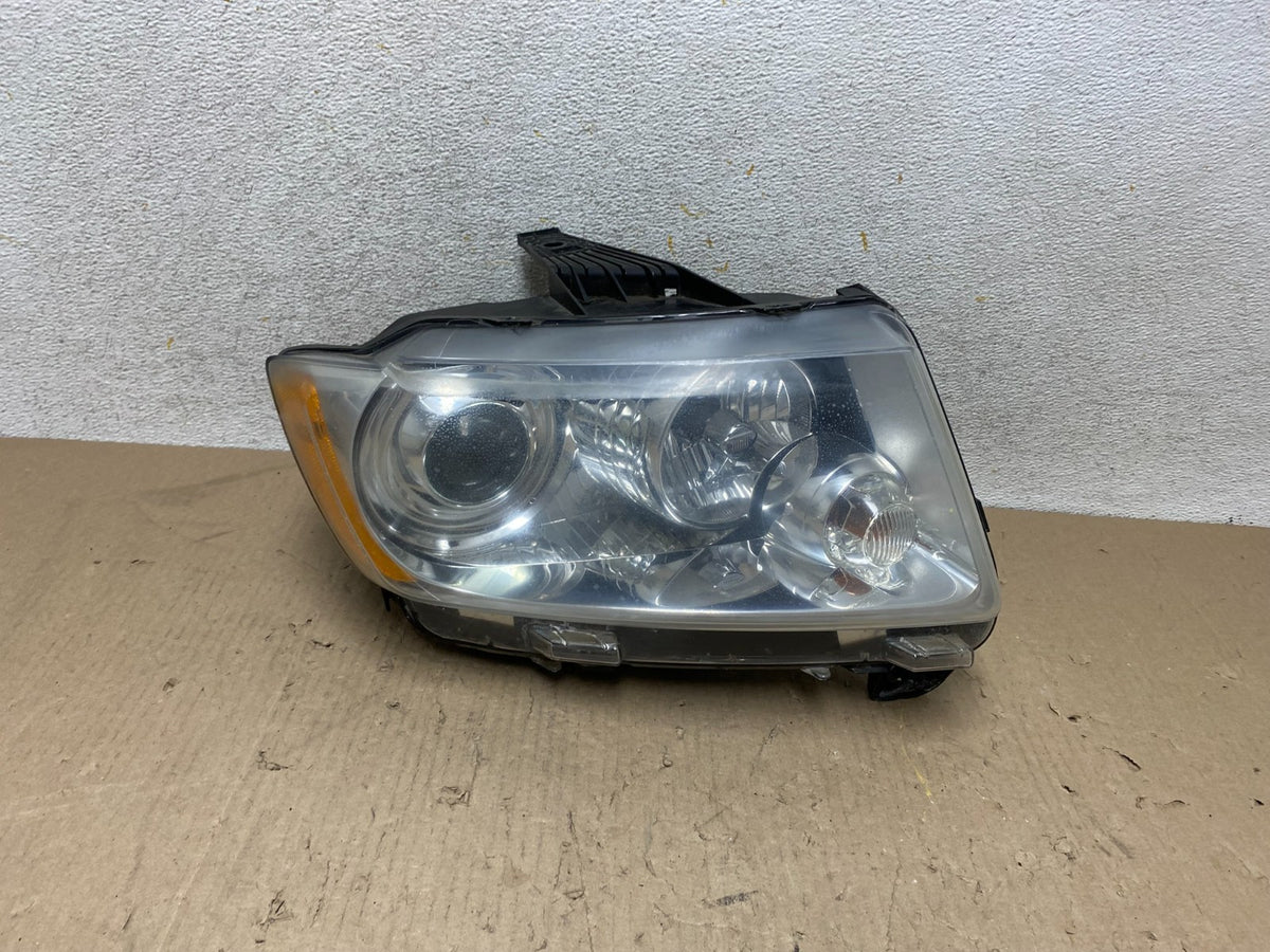 2011-2013 Jeep Grand Cherokee Right Passenger Xenon Headlight AH7659 DW0