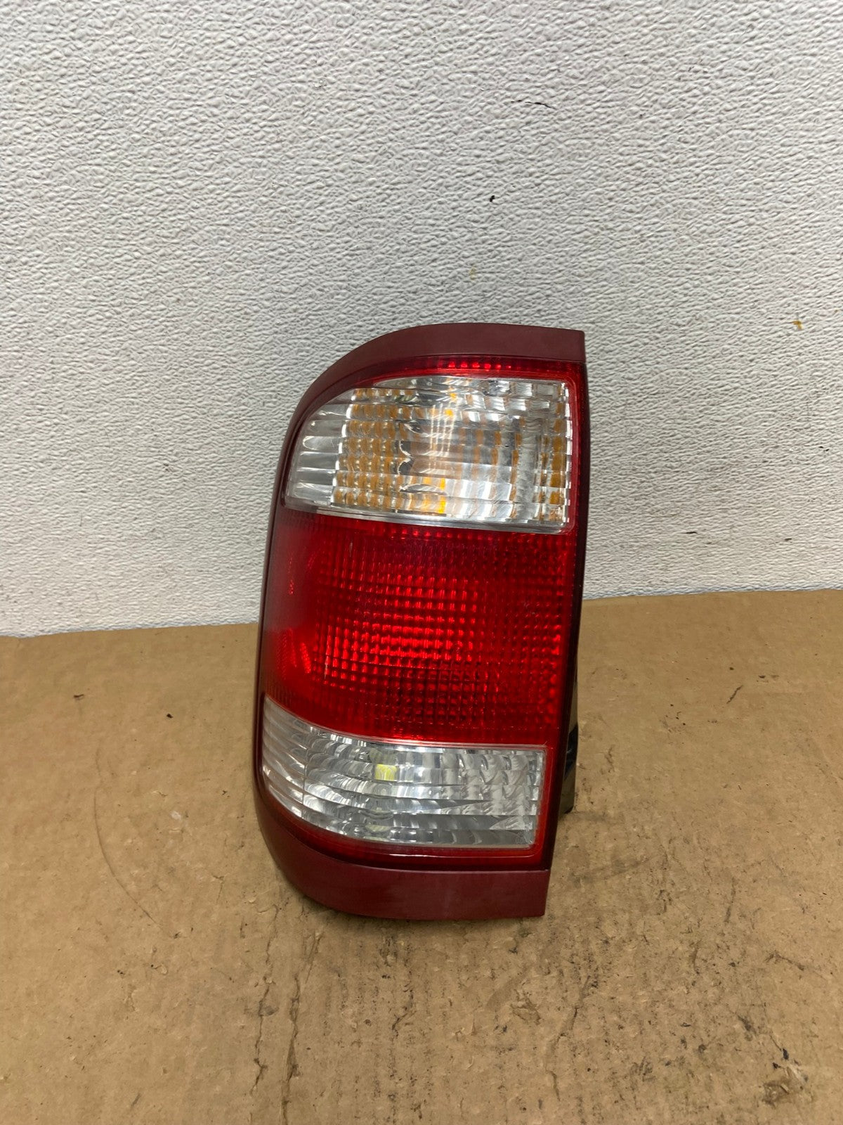 1999 to 2004 Nissan Pathfinder Left Driver Lh Side Tail light AD1446 LK0