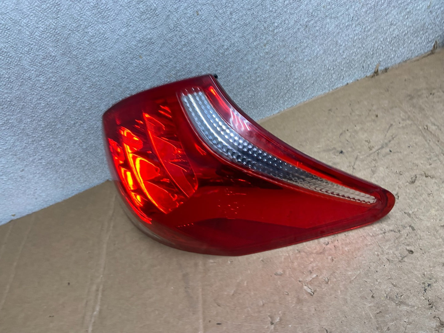 2006 2007 2008 Toyota Rav4 Right Passenger RH Side Tail Light AA52341