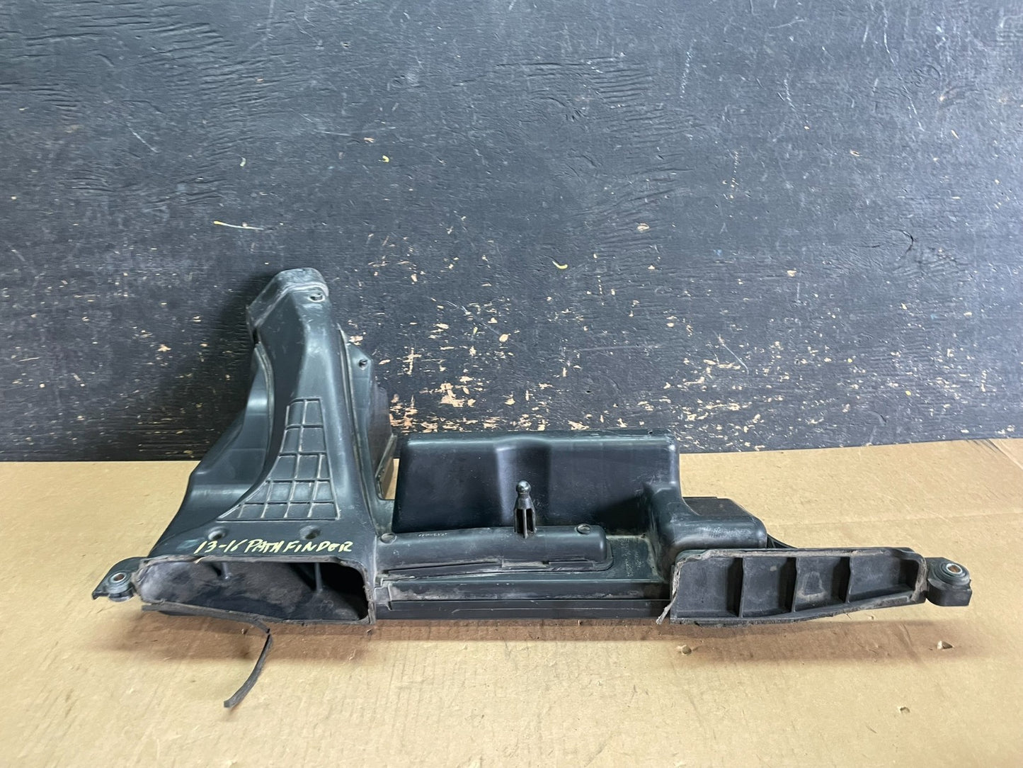 2013-2016 Nissan Pathfinder Upper Air Intake Duct OEM Z8221 DG4