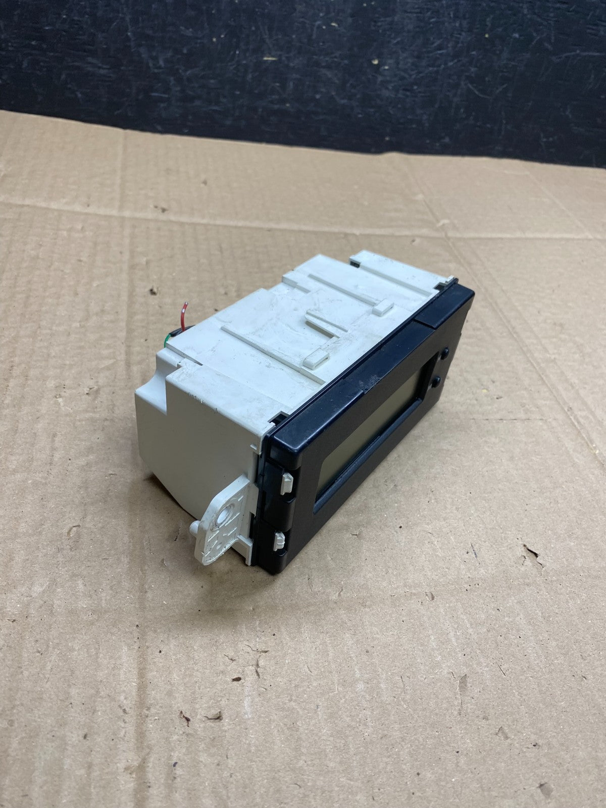 2008 - 2012 Mitsubishi Endeavor Dash Information Display Screen Clock AC9357 DG1