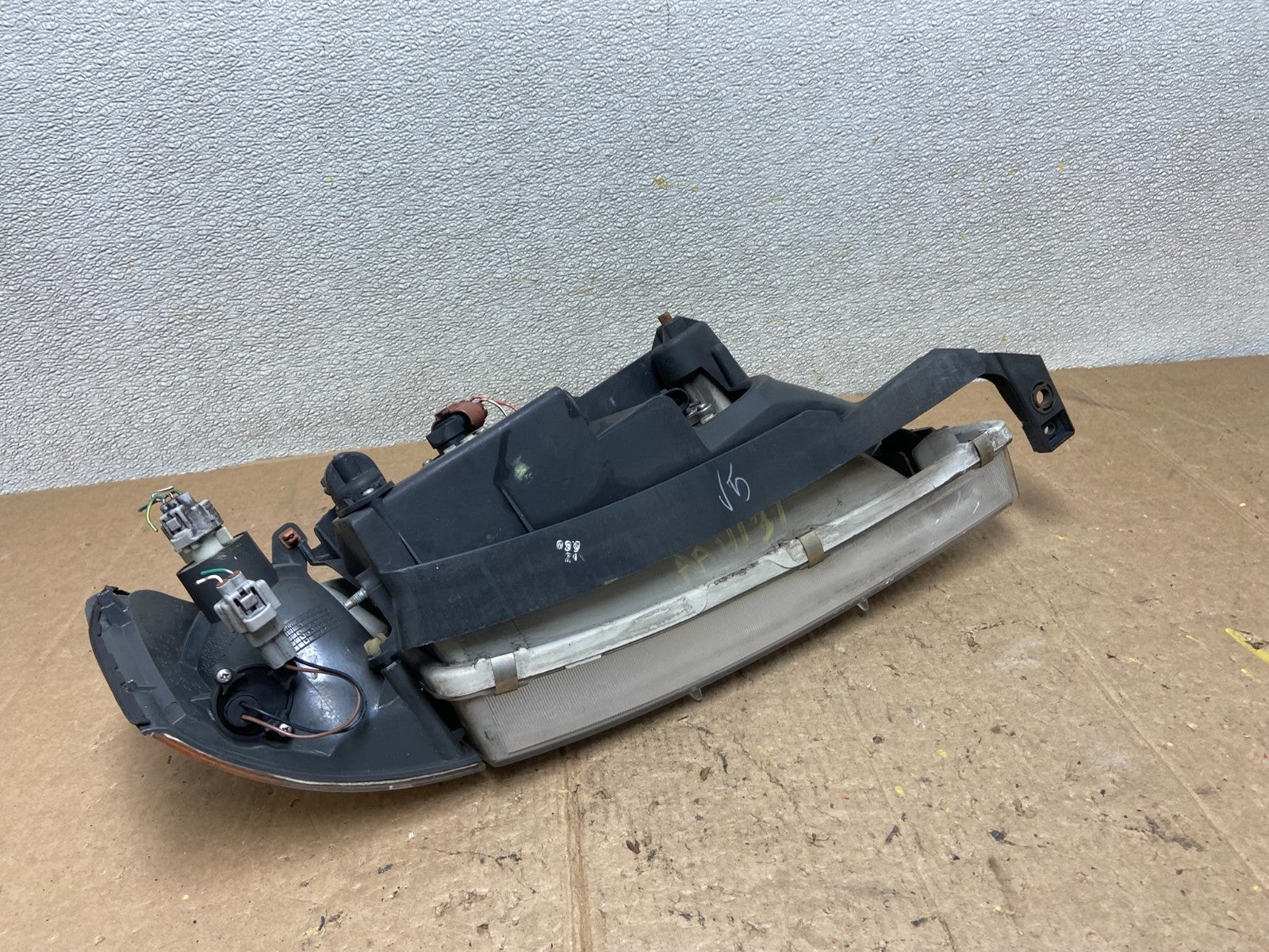 1998 to 1999 Toyota Avalon Left Driver LH Halogen Headlight Oem AA4131 DW7