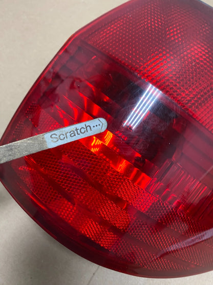 2004-2005 Toyota Sienna Right Passenger Rh Side Tail Light Oem Q4088 DW3