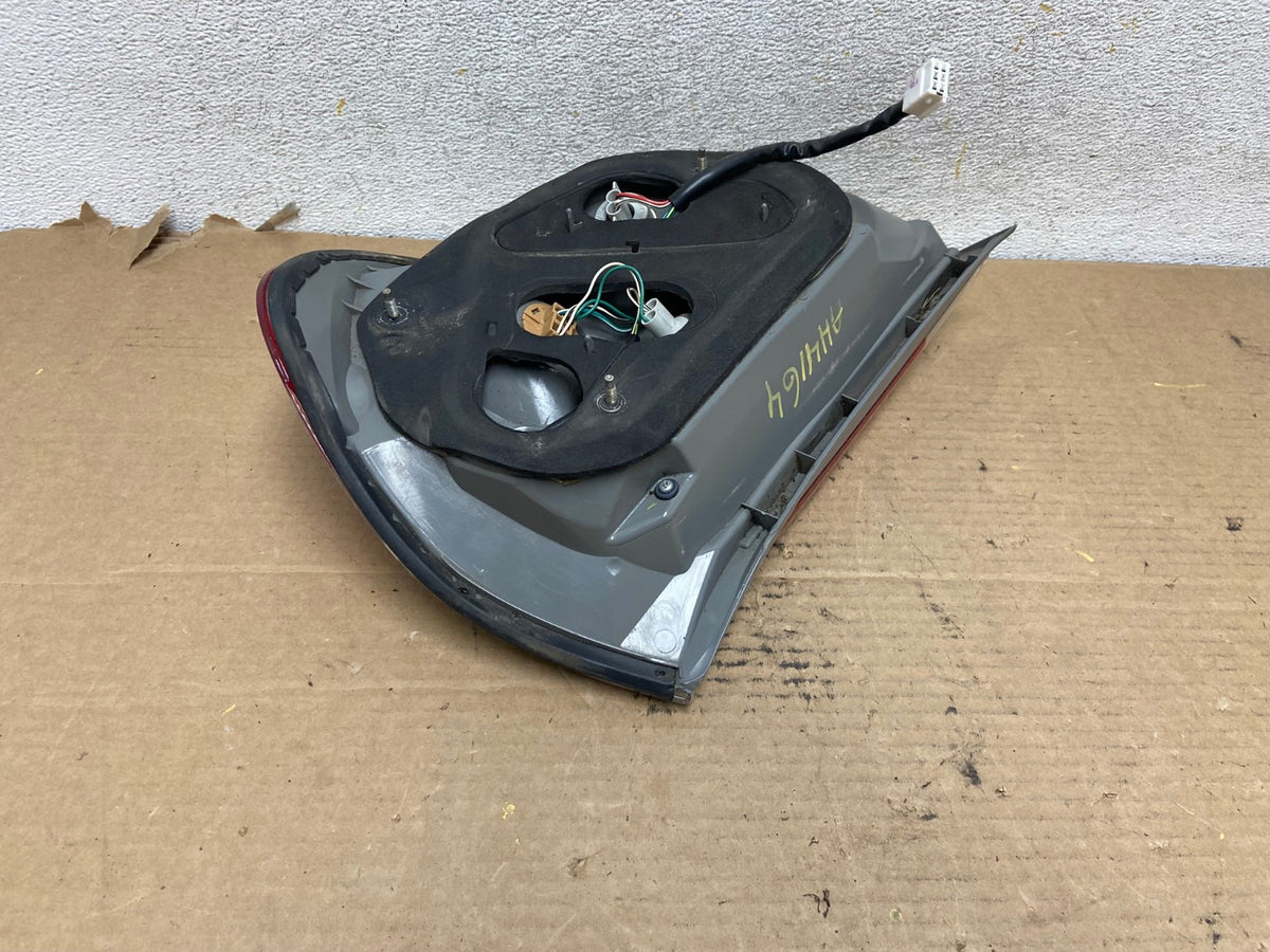 2005 to 2006 Toyota Camry Tail Light Left Driver Lh Side AH4164 LK6