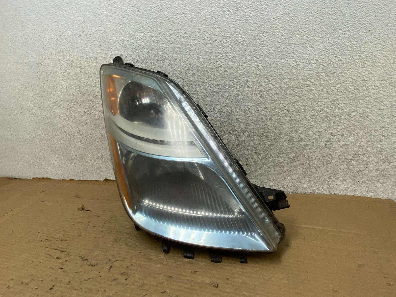 2006-2009 Toyota Prius Right Passenger Rh Side Headlight Halogen AG8302 DW2