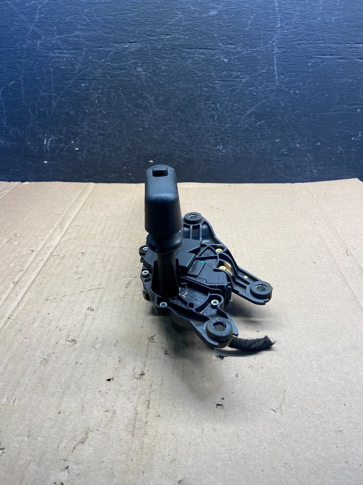2020 to 2023 Ford Explorer Rear Windshield Wiper Motor AE2318 DG4