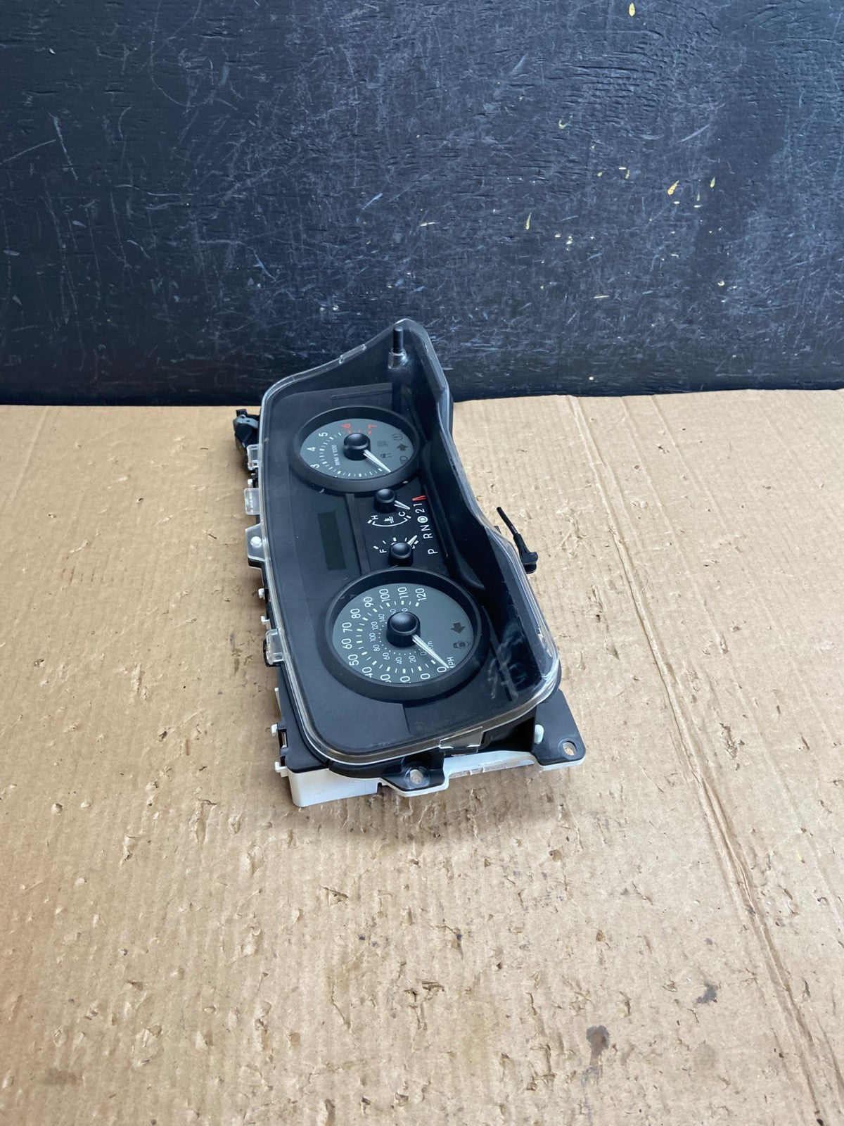 2006 to 2011 Lincoln Town Car Speedometer Gauge Cluster AE4205 DG1