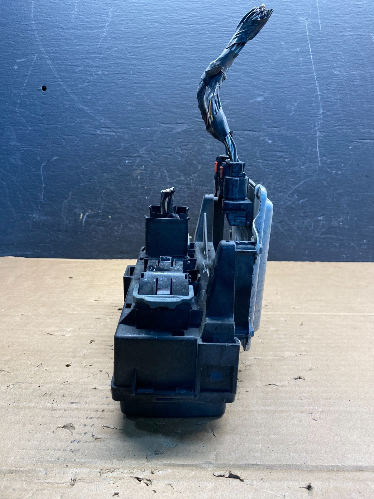 2004 2005 Dodge Durango Fusebox Fuse Box Relay Body BCM Control Module ad7629 DG3