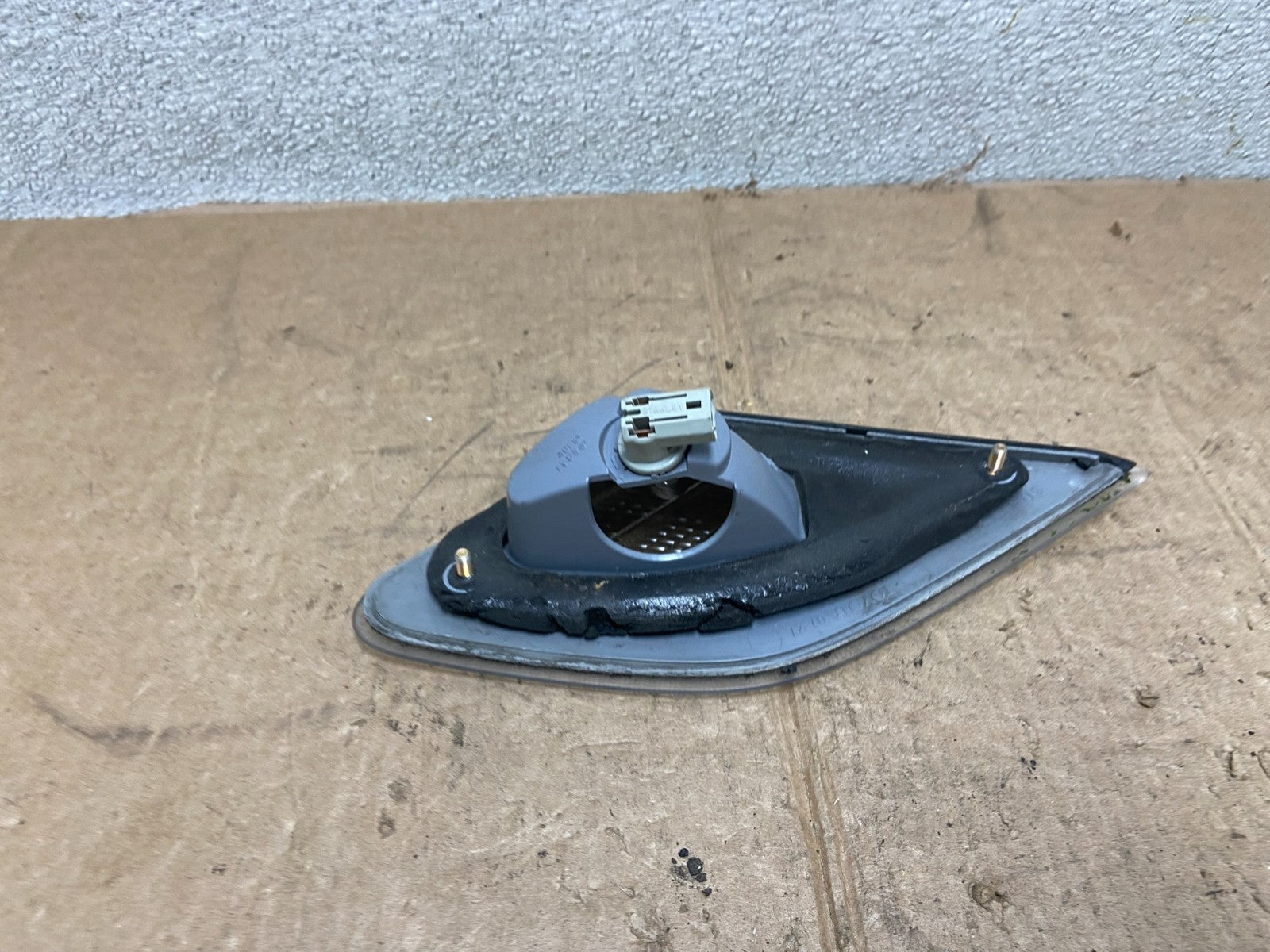 2000 2001 2002 Toyota Avalon Right RH Side Inner Tail Light Oem AA27673
