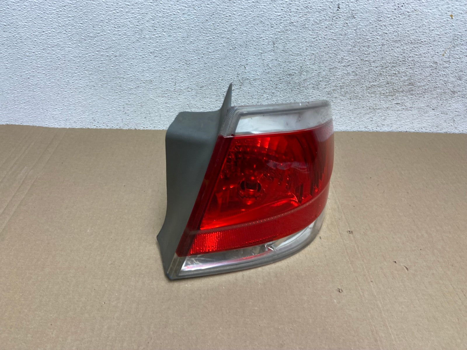 2008 2009 2010 2011 Ford Focus Sedan Right Passenger Tail Light AE9417 LK2