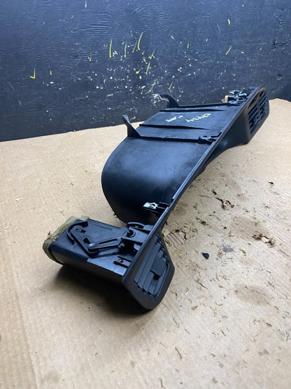2000 to 2003 Toyota Sienna Speedometer Cluster Air Vent Bezel Trim OEM Z7434 DG1