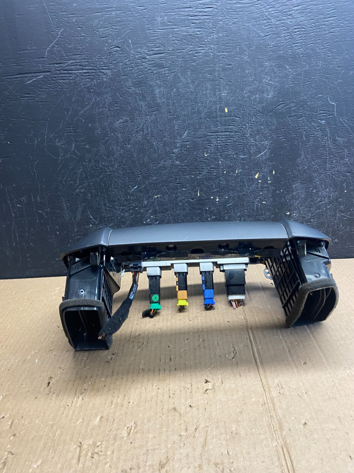 2007 to 2009 Hyundai Santa Fe Center Dashboard Radio Bezel Trim AE3959 DG4