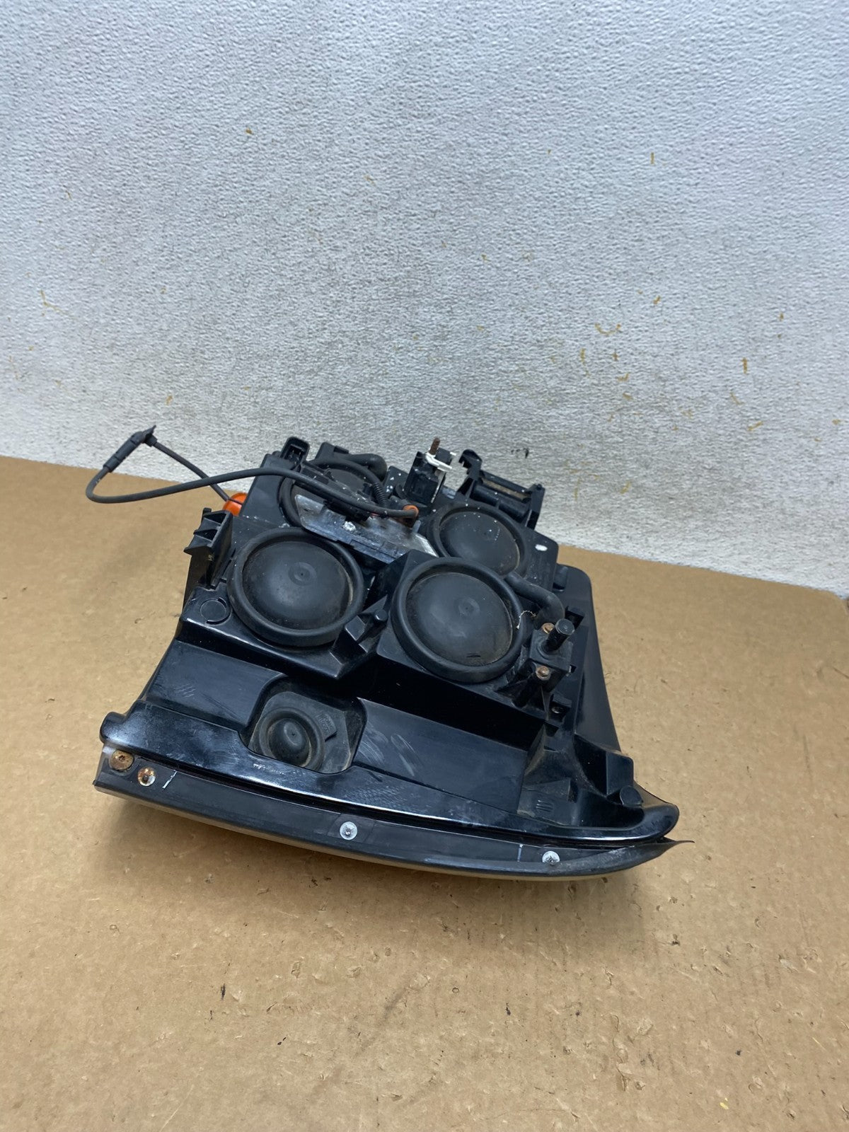 2002-2006 Cadillac Escalade Right Passenger Side Xenon Headlight AI3649 DW6