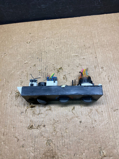 2001 - 2007 GMC Chevrolet Express 1500 Climate Control A/C H7274 DG13