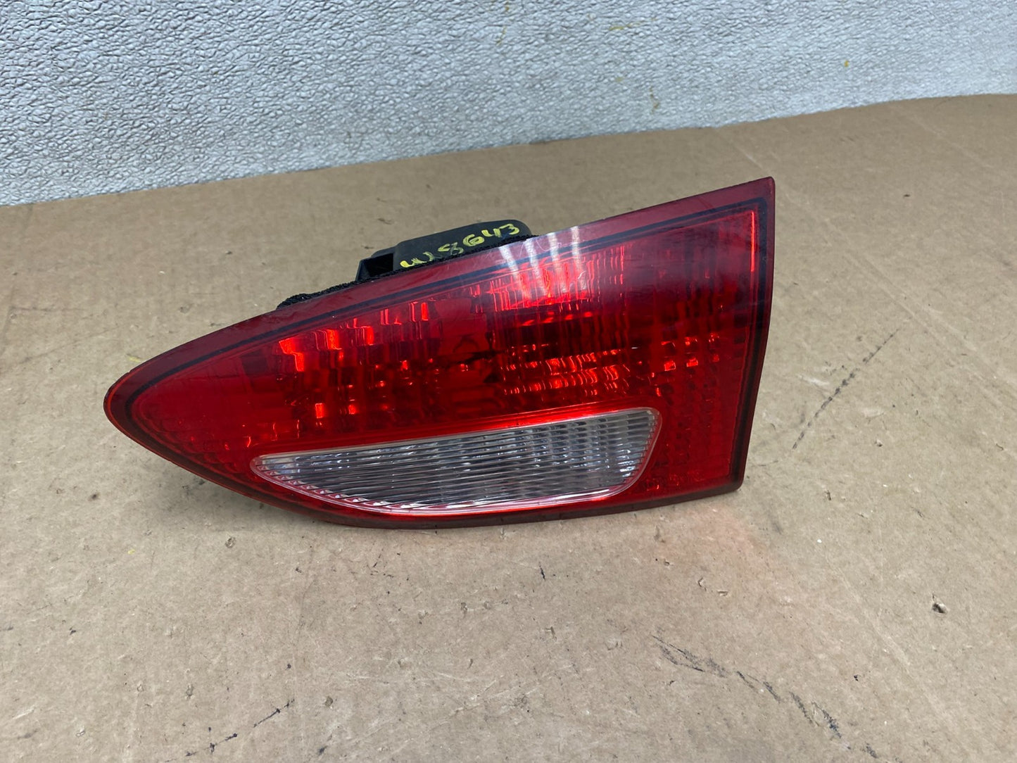 2006 2007 Subaru Tribeca B9 Right Passenger Side Tail Light Inner Oem W8643 DW0