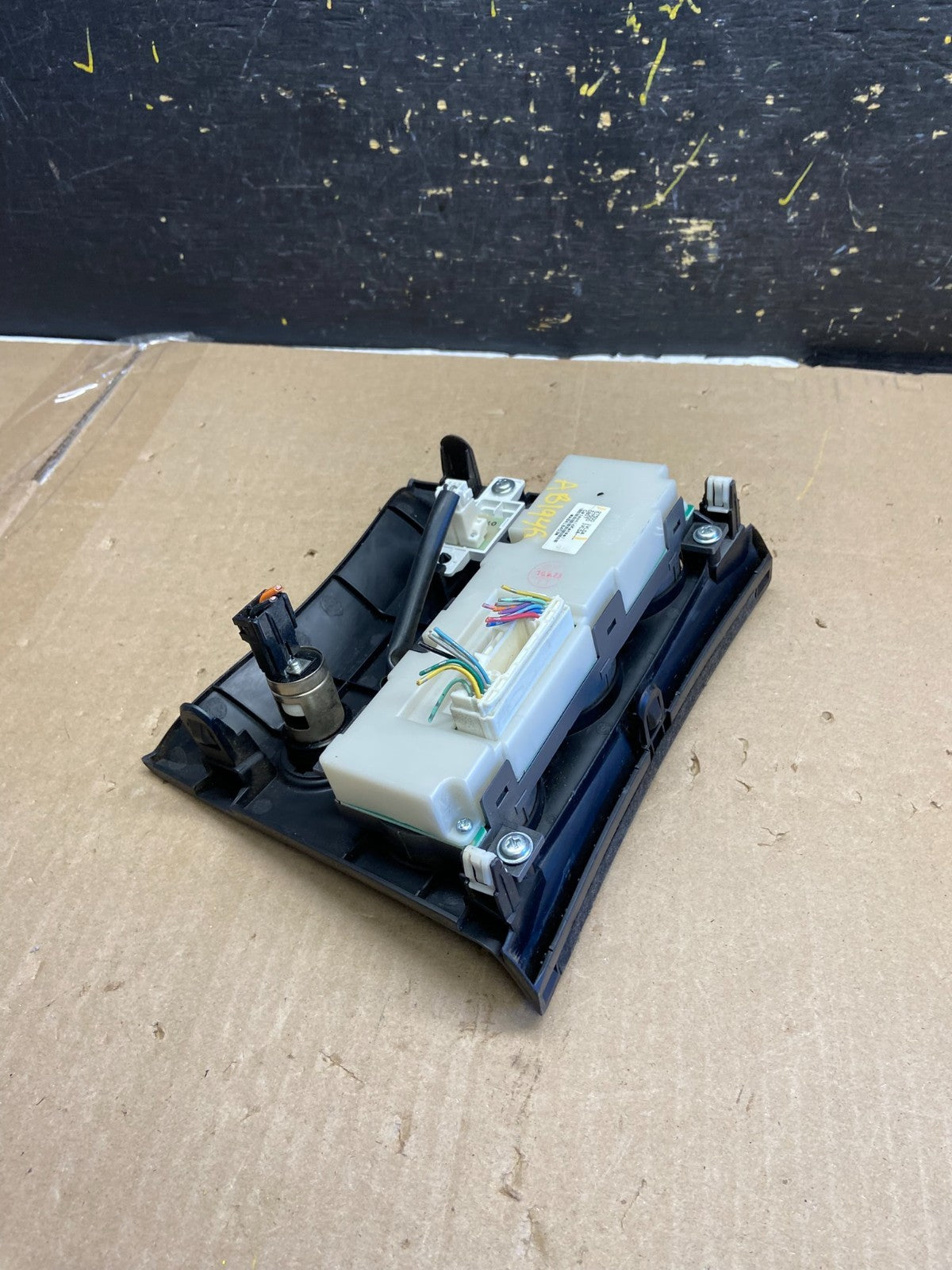 2011 to 2015 Nissan Rogue Heater Temperature AC Climate Control OEM AB1946 DG4