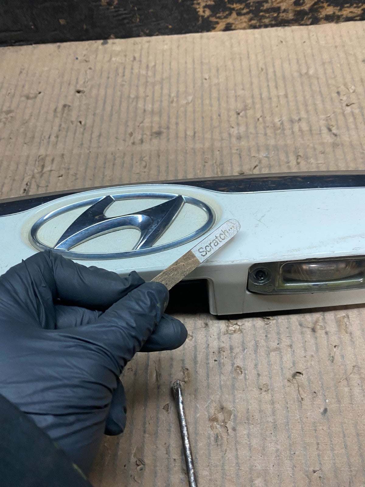 2007 to 2012 Hyundai Veracruz Tailgate Liftgate Handle Lower Molding W6196 DG4