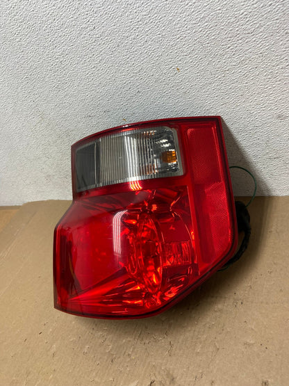 2003 to 2008 Honda Element Right Passenger Rh Side Tail Light AD7685 LK2