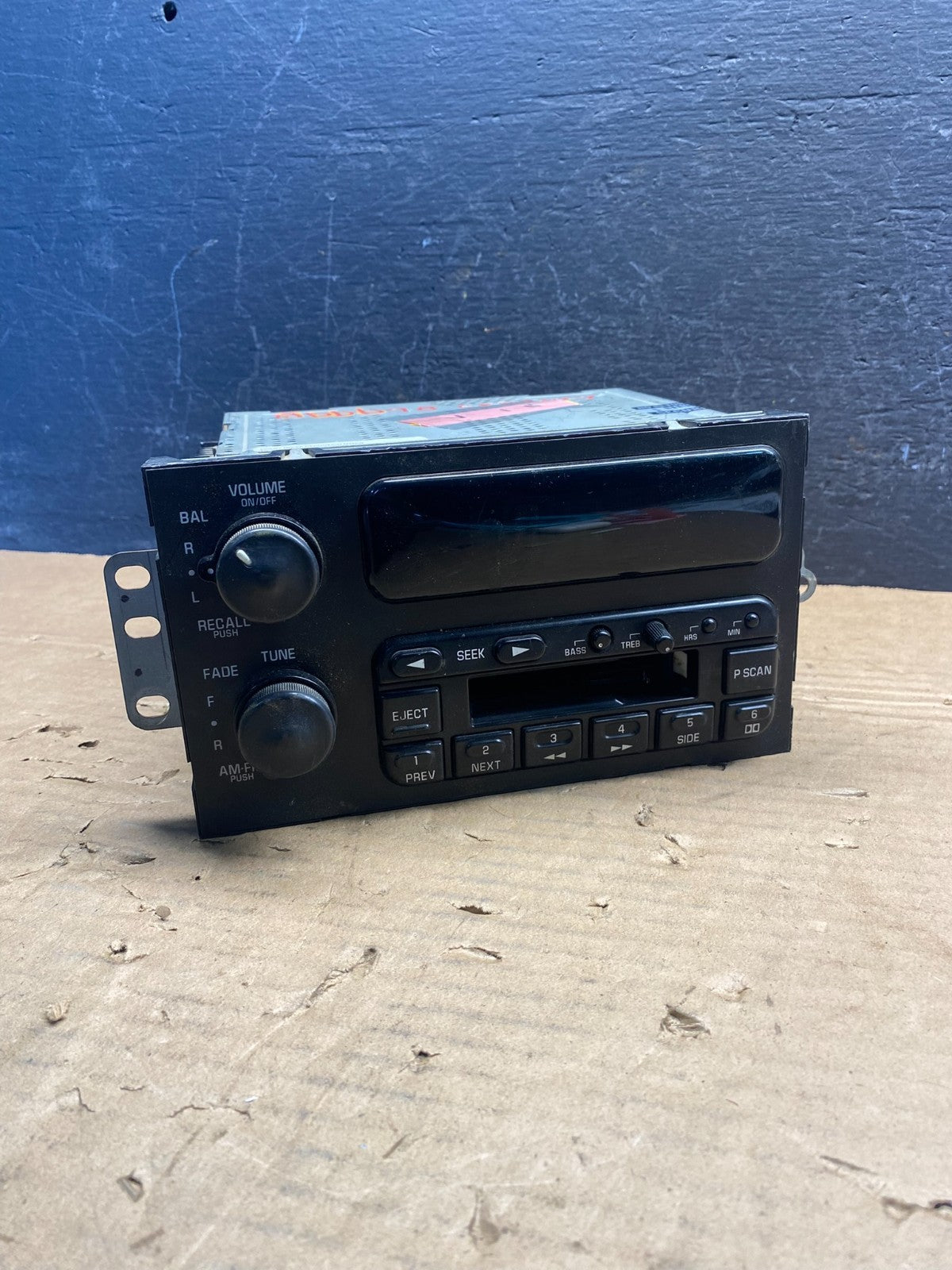 1997 to 2003 Buick Lesabre AM/FM Stereo Cassette Radio AD9626 DG0