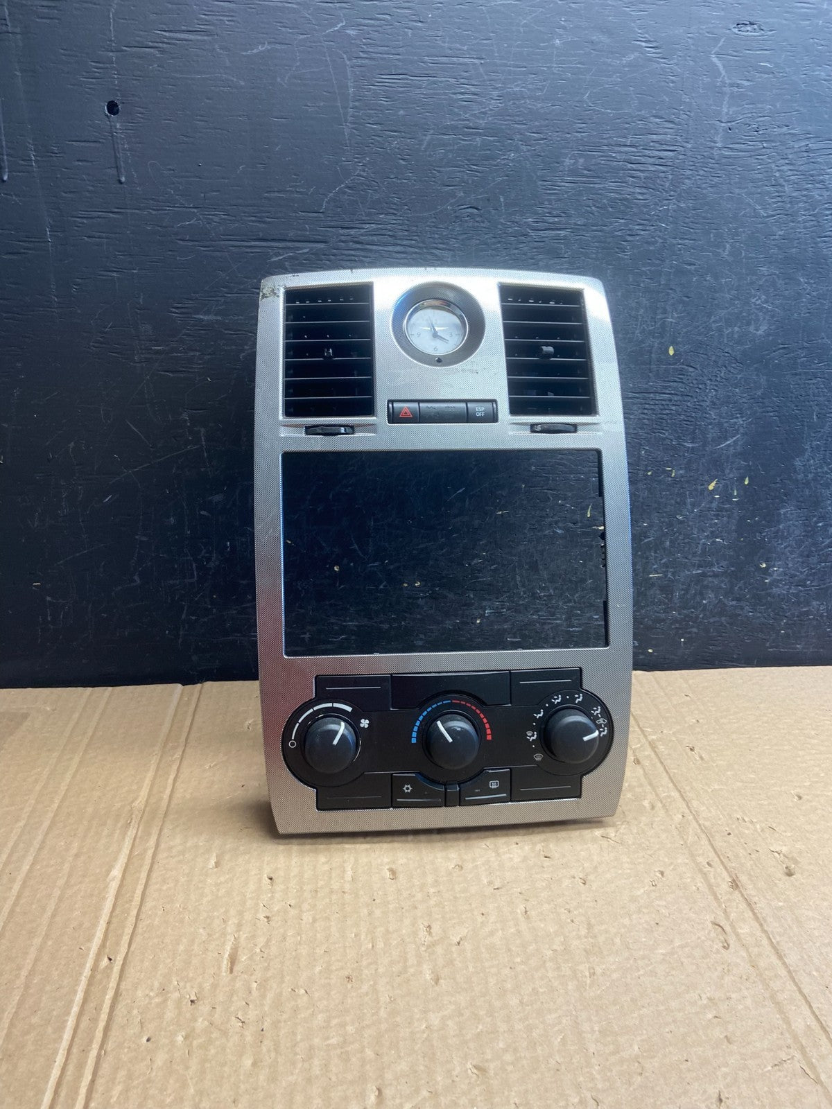 2005 to 2007 Chrysler 300 Dash Heater A/C Climate Control Radio Panel AF6221 DG0